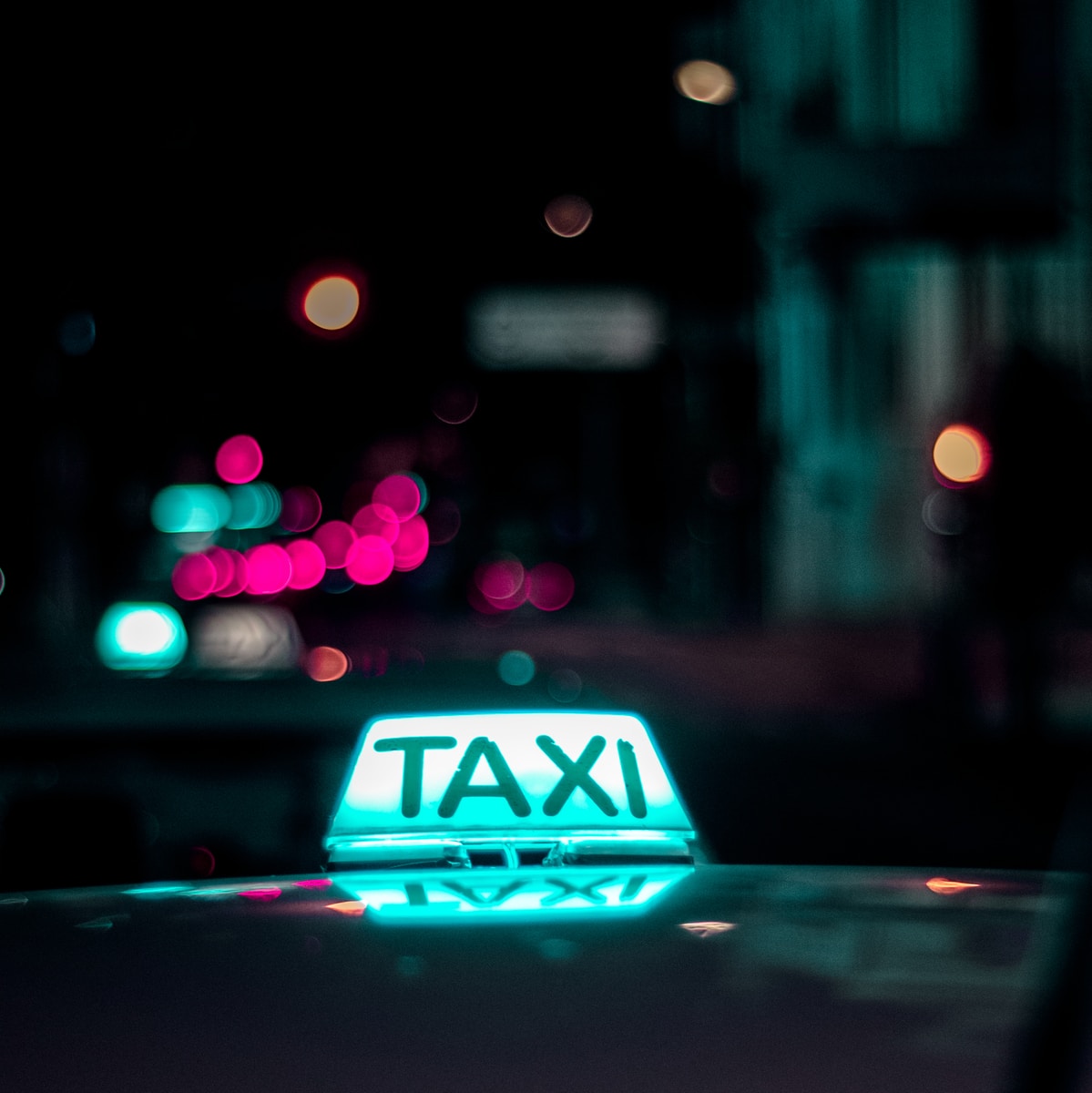 Les étapes à suivre pour devenir un chauffeur de taxi professionnel