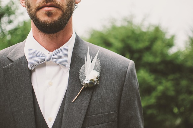 Choisir un nœud papillon homme avec style